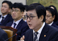 최휘영 “K컬처 국가주력산업 도약”…기초예술·콘텐츠 기반 강화 [국감]