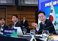 李대통령 “추격자 벗어나 녹색시장 판 짜야”…민관 ‘K-GX’ 맞손 [종합]