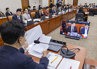 ‘홈플러스 사태’ 김병주 불출석…여야 농지 전수조사·태양광 격돌[국감]