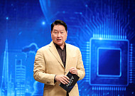 최태원, EBS ‘위대한 수업’ 강연자로…AI 시대 생존전략 말한다