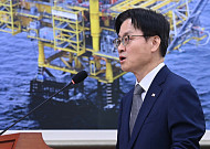 ‘안전펜스’ 갇혔던 로봇, 족쇄 풀려…반복 자동화 넘어 ‘M.AX 혁신’ 신호탄[규제 풀린 휴머노이드]