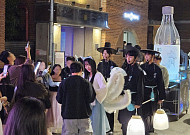 “강남에 저승사자와 구미호가 등장한 이유는?”...롯데칠성 새로, 거리 행진 캠페인