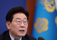 李대통령, 부마민주항쟁 기념식 참석…“시민의 용기가 민주주의 아침 밝혀”
