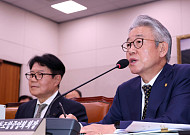 강호동 농협 회장 “외부 감사기구 신설, 농협 자율성·독립성 우려” [종합-국감]