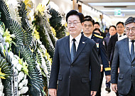 李대통령, 부천 화재 순직 소방관 빈소 찾아⋯"희생 영원히 기억"