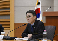 정부 "가상자산 과세, 인프라·규율 갖춰야"…업계 "준비기간 필요"