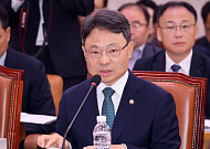 산림청장 “재선충병 특단 대책 필요…항공방제 재개 준비” [종합·국감]