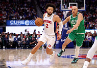 디트로이트, 22점 차 뒤집고 NBA 개막전 승리⋯보스턴 제압