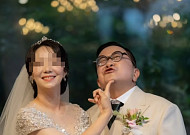 '58세 새신랑' 김형진, 아내 얼굴 첫 공개⋯"이쁘게 잘 살겠습니다"