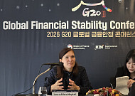 로라 알파로 IDB 수석 “세입 변동성 클 때 재정안정화기금 필요…불황 대비해야”[G20 금융안정 컨퍼런스]