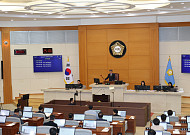 포항시의회 시정질문, 영일만대교 노선변경 및 코스트코 유치 지연 쟁점 부각