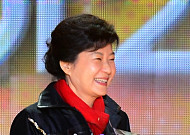 박근혜 18대 대통령 당선…'0~5세 국가 책임보육' 복지공약, 문제는 '재정'