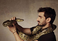 [오늘의 미국화제] 더 라이브러리언·이튼 얼라이브 등