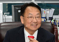국회, 유일호 인사청문요청안 접수… 재산 8억5000만원ㆍ금융대출 7억1000만원