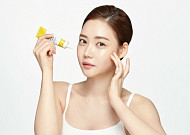 강한 자외선, 미세먼지에 노출되는 여름철 피부 손상