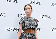 [BZ포토] 김효진, 폭염 아래 니트 패션