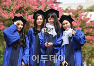 [포토] '여름 꽃나무 아래 추억'