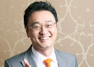 개그맨 출신 권영찬 교수, 시각장애인 3명 개안수술 지원