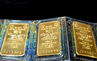 2500달러 향해가는 금값...미국 전당포는 금 판매자로 인산인해