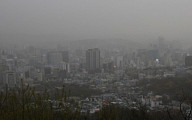 [날씨] 황사 영향 미세먼지 ‘매우 나쁨’…서울 낮 최고 23도