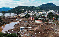 브라질 남부 홍수로 일주일 새 최소 75명 사망