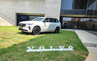 “男心 저격 패밀리카 출격” 대형 SUV 볼보 ‘XC90’ [ET의 모빌리티]