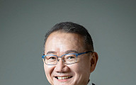 테일러메이드 노리는 김창수號 F&F, ‘두 아들 승계’ 위한 새 먹거리 찾기 혈안