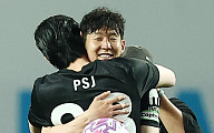 ‘캡틴’ 손흥민, 토트넘과 고별전...상암 6만여 관중 앞에서 ‘뜨거운 눈물’