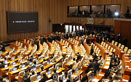 국회 '필리버스터 전쟁' 가열…여야 연말 '정치 체력전