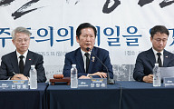 정청래 “광주 영령들께 사죄…6·3 지선서 민주주의 바로 세울 것”