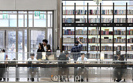 폭염 피해 별마당 도서관 찾은 시민들 [포토]