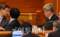 [포토]공개변론 시작 기다리는 '대통령측 변호인단'