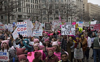反 트럼프 시위, 여성 중심으로 전 세계로 확산...미국서만 100만 명 넘어