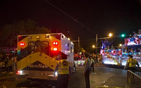 美 뉴올리언스 퍼레이드에 트럭 돌진…28명 사상