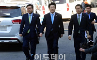 [포토] 탄핵 최종변론기일, 대심판정 향하는 국회 소추위원단
