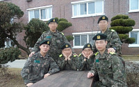 JYJ 김준수, 새로운 훈련소 사진 공개…군복 입고 경직된 표정 ‘늠름한 모습’