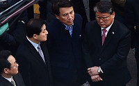 [포토]박근혜 전 대통령 기다리는 '친박의원들'