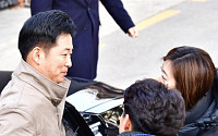 [포토] 박 대통령 자택 도착한 유영하 변호사