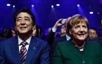메르켈·아베 “자유무역 지지”…EU-일 FTA 속도 낸다