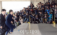 [포토]피의자 신분으로 검찰에 들어서는 '박 전 대통령'