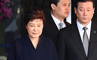 [포토] 검찰 나서는 박 전 대통령