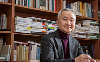 최진석 서강대 철학과 교수 '새로운 삶을 향한 새로운 시선, 자기로부터의 이탈'
