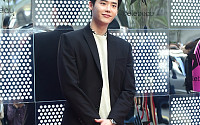 [BZ포토] 이종석, 시원시원한 8등신 비율