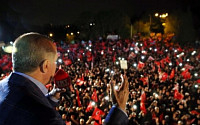 터키 국민투표서 개헌안 가결…에르도안, ‘21세기 술탄’ 등극