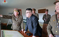 [속보] 북한 &quot;북극성 2형 시험발사 또 성공&quot;…김정은 참관 후 대만족 표시