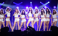 [포토]'소녀시대' 성공적인 첫 일본 쇼케이스 무대