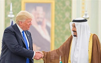 美 트럼프, 사우디와 124조 원 규모 무기계약 체결