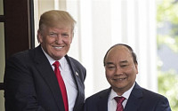 베트남, TPP 탈퇴 미국과 새 무역관계 모색…푹 총리, 동남아 정상 중 트럼프와 첫 회담