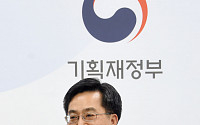 김동연 부총리 “소득세ㆍ법인세 명목세율 인상 고려 안해”