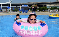 [포토] 가족과 함께 한강 수영장으로